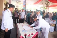 Bupati BBS Melantik pejabat yang dilantik yakni Raden Effendi sebagai Penjabat (Pj) Kepala Desa Kasang Pudak, serta Aditia sebagai Kepala Desa Persiapan Kasang Kebon Dalam.